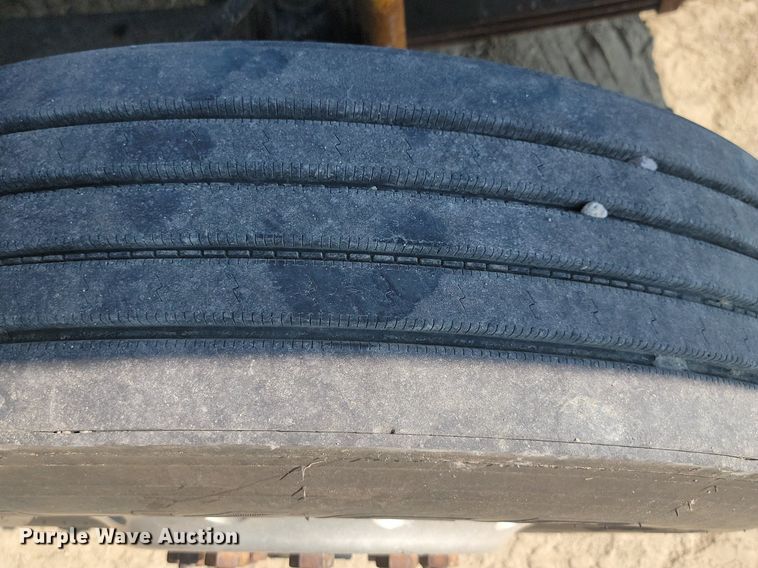 image for item OD9581 1993 White GMC semi truck