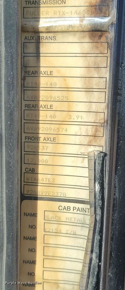 image for item OD9581 1993 White GMC semi truck