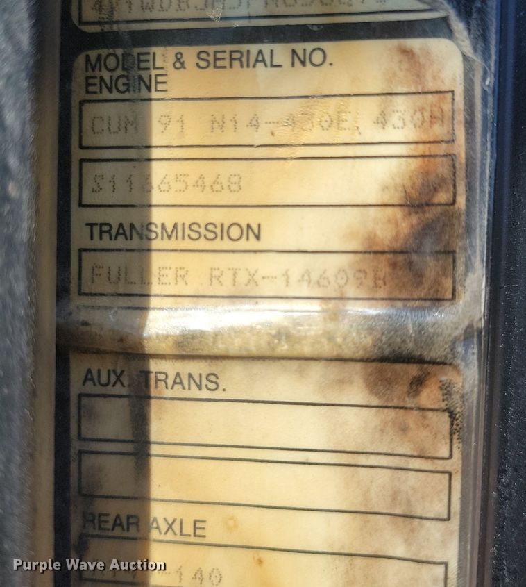 image for item OD9581 1993 White GMC semi truck