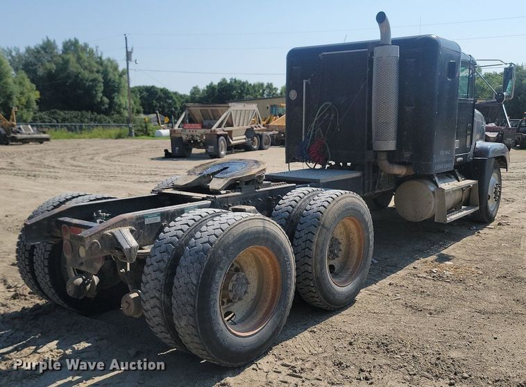 image for item OD9582 1998 Freightliner  semi truck