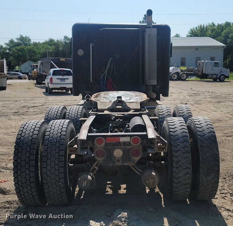 image for item OD9582 1998 Freightliner  semi truck