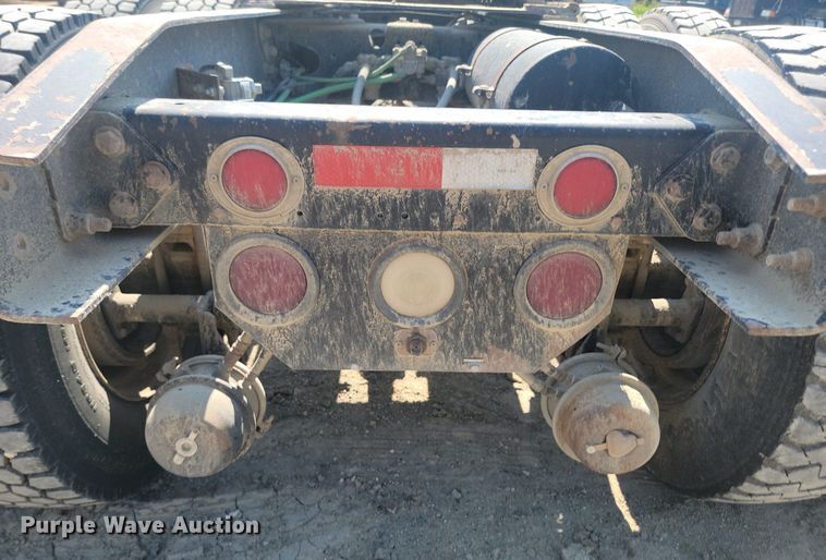 image for item OD9582 1998 Freightliner  semi truck