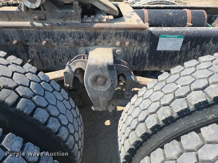 image for item OD9582 1998 Freightliner  semi truck