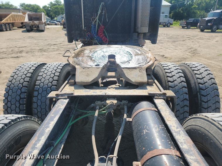 image for item OD9582 1998 Freightliner  semi truck