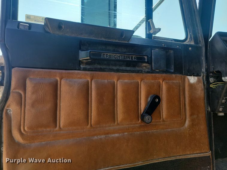 image for item OD9582 1998 Freightliner  semi truck