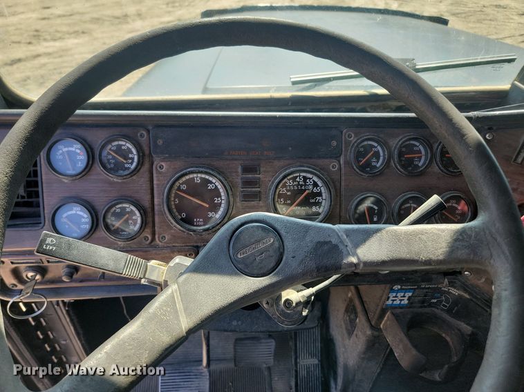 image for item OD9582 1998 Freightliner  semi truck