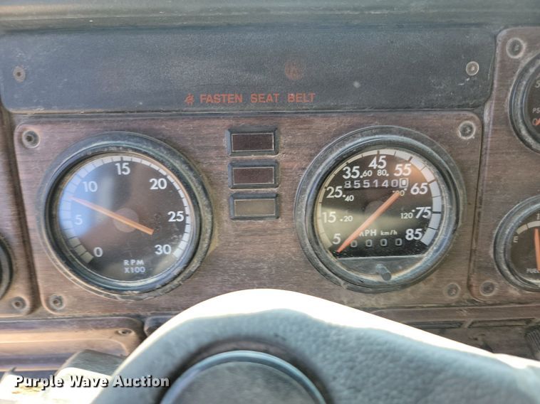 image for item OD9582 1998 Freightliner  semi truck