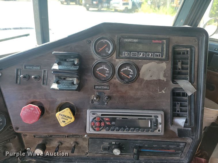image for item OD9582 1998 Freightliner  semi truck