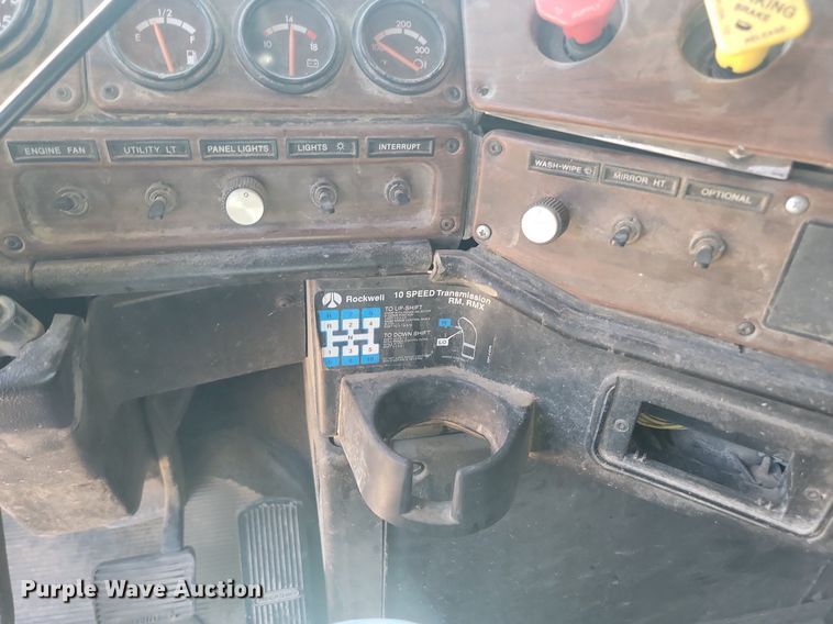 image for item OD9582 1998 Freightliner  semi truck