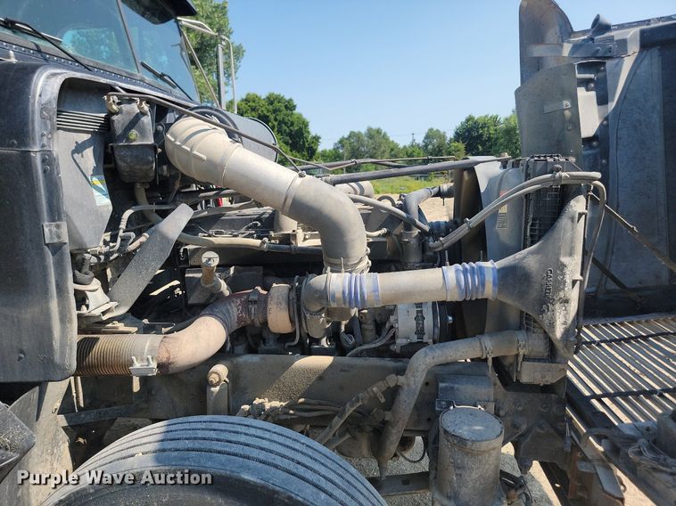 image for item OD9582 1998 Freightliner  semi truck