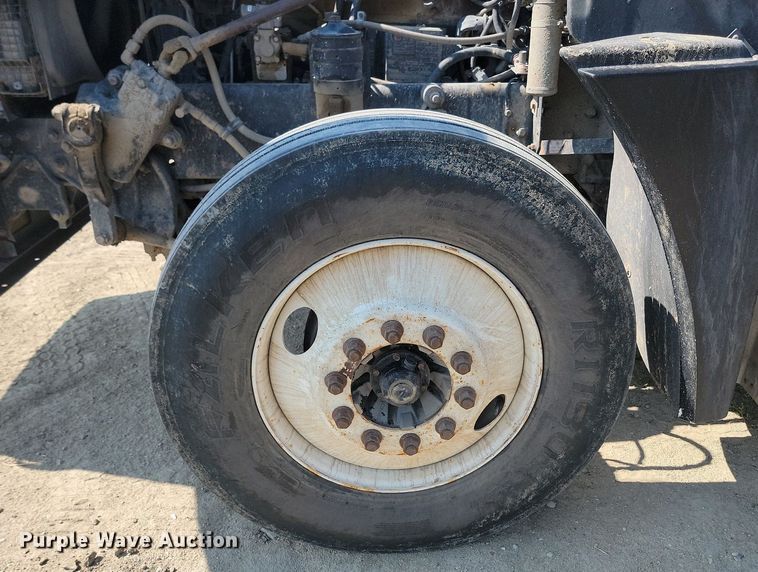 image for item OD9582 1998 Freightliner  semi truck