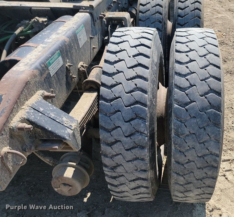 image for item OD9582 1998 Freightliner  semi truck