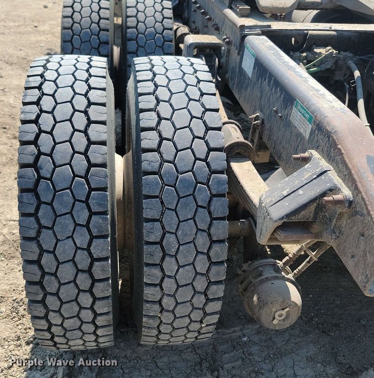 image for item OD9582 1998 Freightliner  semi truck