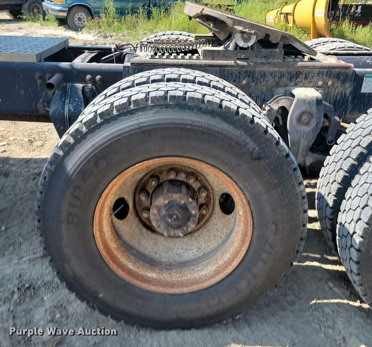 image for item OD9582 1998 Freightliner  semi truck