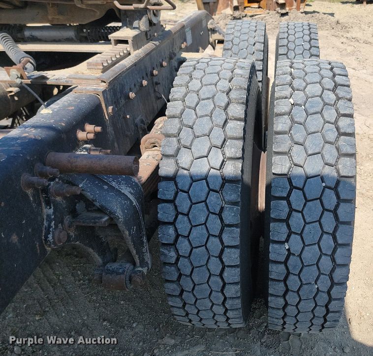 image for item OD9582 1998 Freightliner  semi truck