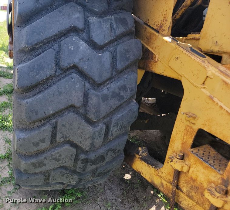 image for item OD9583 1981 Caterpillar  627B conventional scraper 