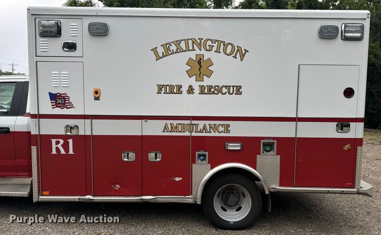 image for item OF9731 2017 Ford  F550 XLT ambulance