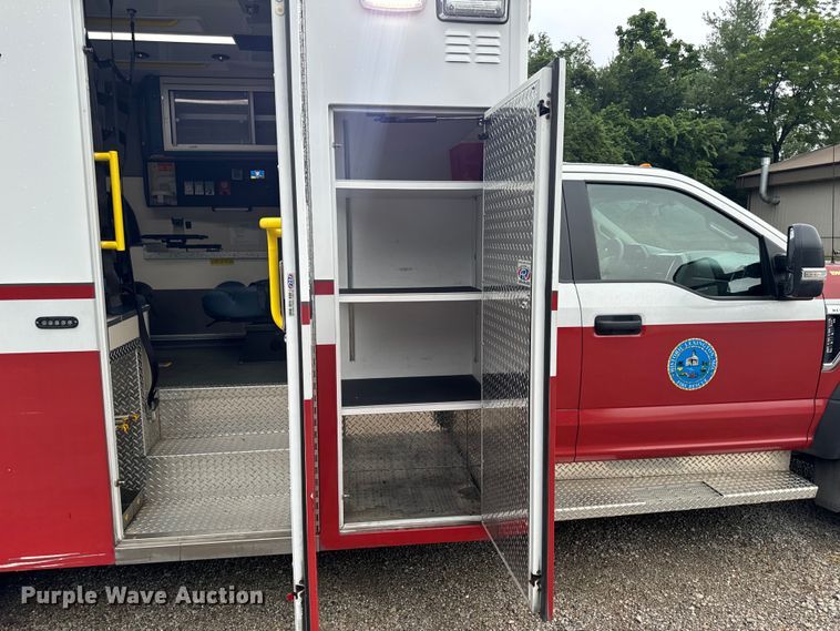 image for item OF9731 2017 Ford  F550 XLT ambulance
