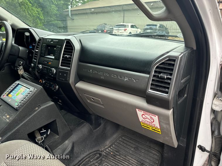 image for item OF9731 2017 Ford  F550 XLT ambulance