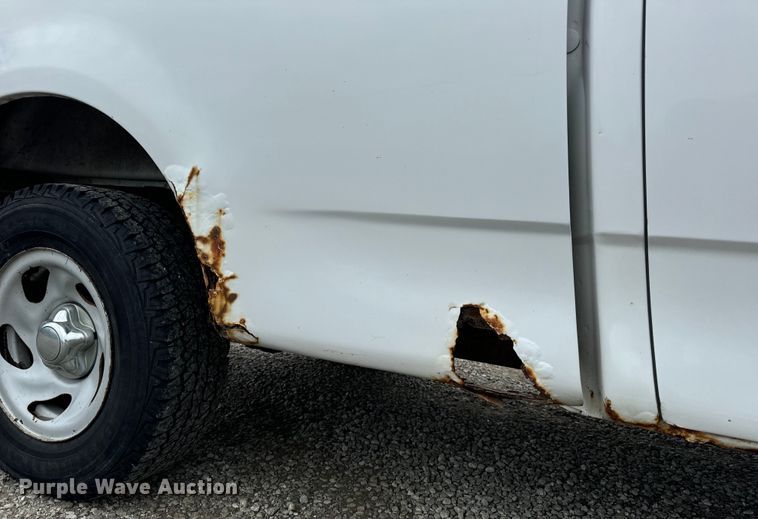 image for item OF9744 1999 Ford  F150 XL pickup truck