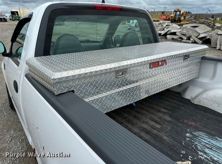 image for item OF9744 1999 Ford  F150 XL pickup truck
