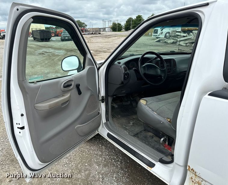 image for item OF9744 1999 Ford  F150 XL pickup truck