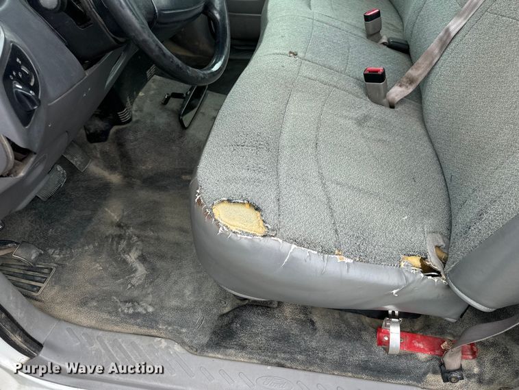 image for item OF9744 1999 Ford  F150 XL pickup truck