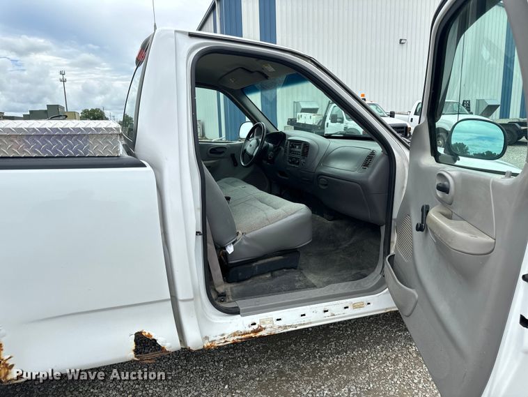 image for item OF9744 1999 Ford  F150 XL pickup truck