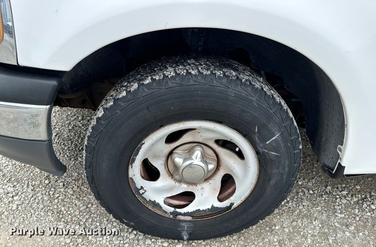 image for item OF9744 1999 Ford  F150 XL pickup truck