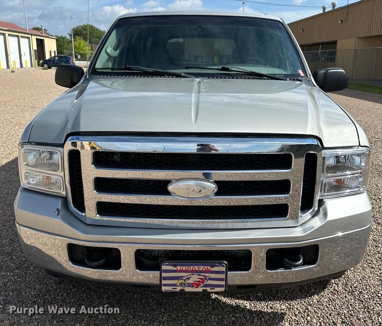 image for item OL9601 2005 Ford Excursion SUV