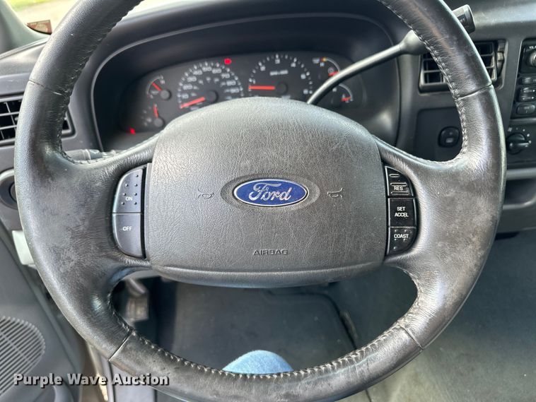 image for item OL9601 2005 Ford Excursion SUV