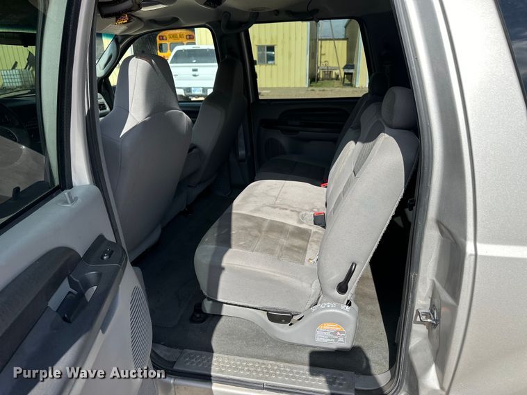 image for item OL9601 2005 Ford Excursion SUV