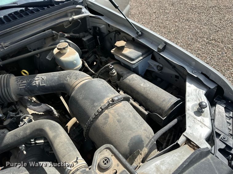 image for item OL9601 2005 Ford Excursion SUV