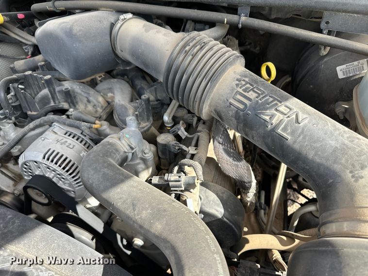 image for item OL9601 2005 Ford Excursion SUV