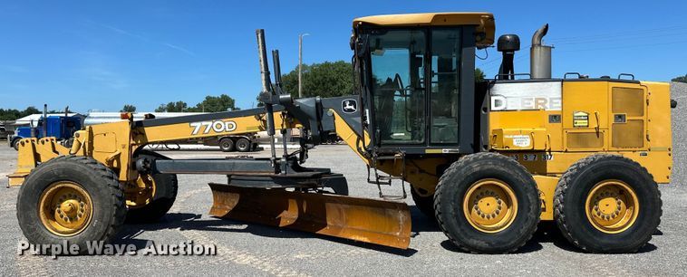 image for item OL9653 2008 John Deere 770D motor grader