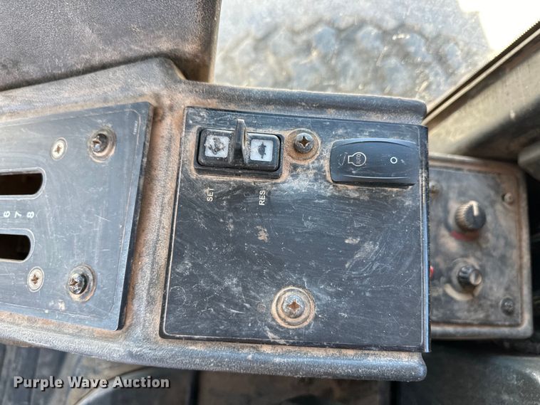 image for item OL9653 2008 John Deere 770D motor grader