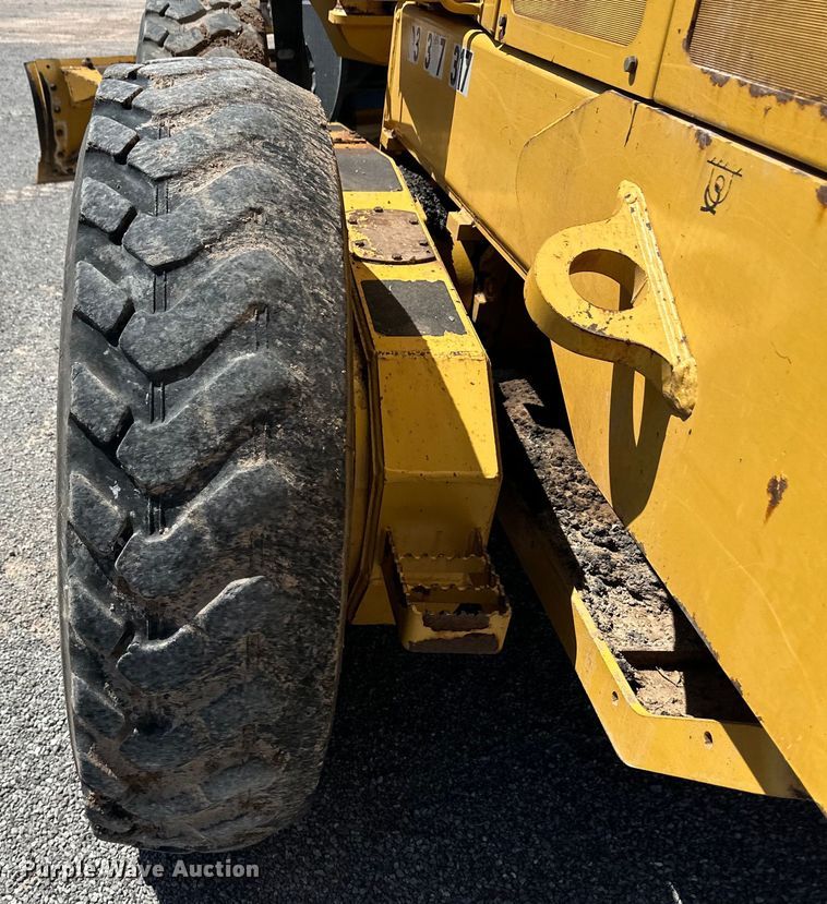 image for item OL9653 2008 John Deere 770D motor grader