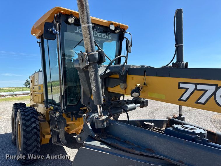 image for item OL9654 2008 John Deere 770D motor grader