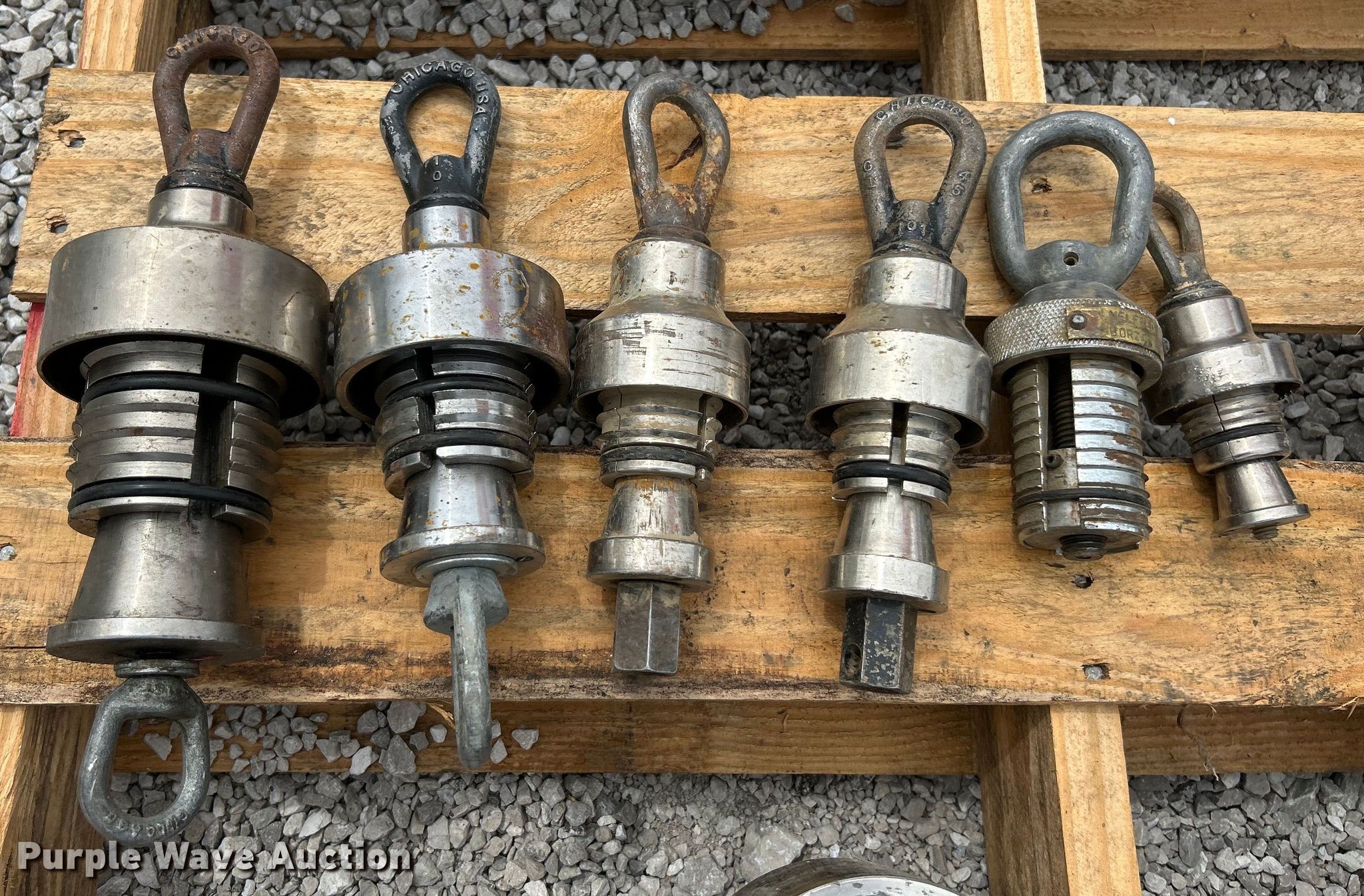 (9) HDPE pipe pullers in Waterloo, IL Item EK4842 for sale Purple Wave