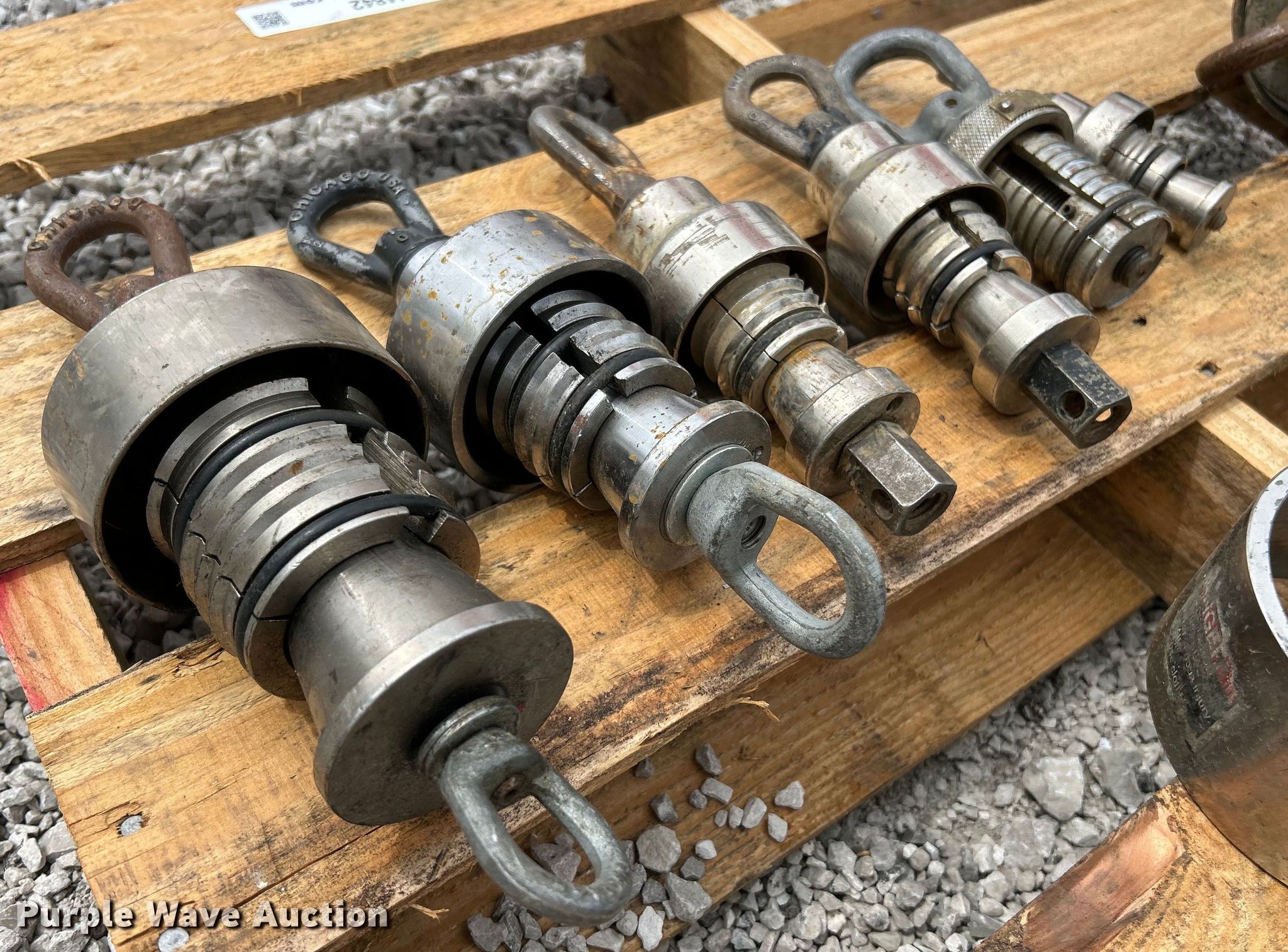 (9) HDPE pipe pullers in Waterloo, IL Item EK4842 for sale Purple Wave