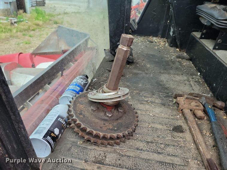 image for item DG0664 1987 Case IH 1660 Axial-Flow combine