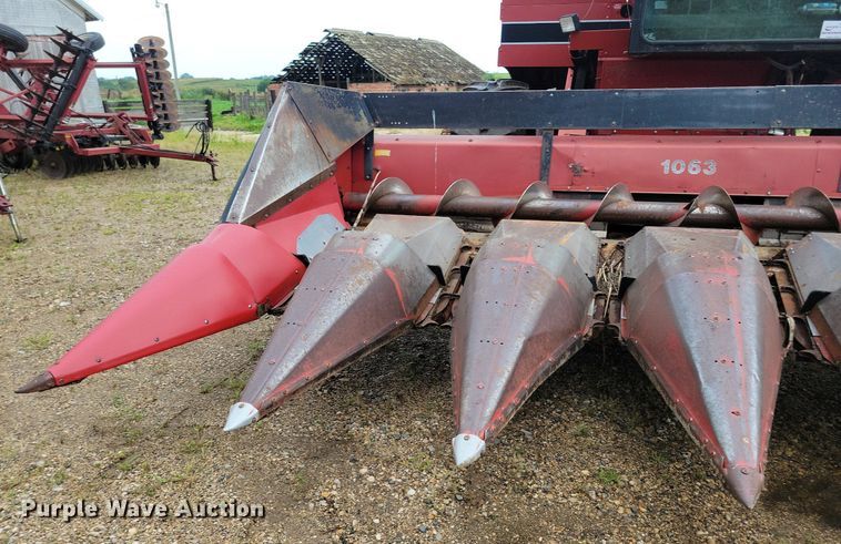 image for item DG0664 1987 Case IH 1660 Axial-Flow combine