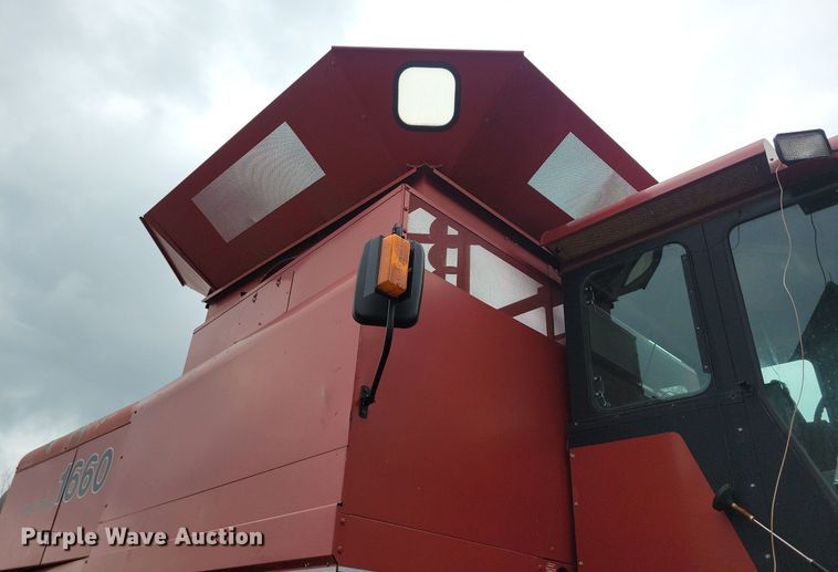 image for item DG0664 1987 Case IH 1660 Axial-Flow combine