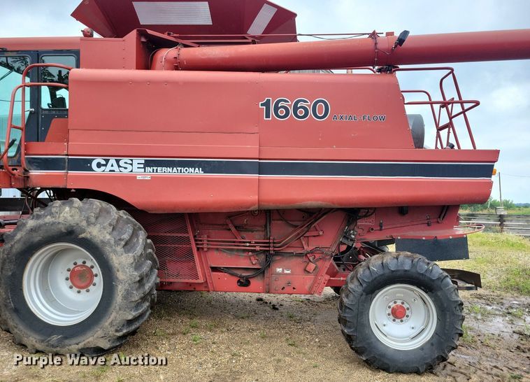 image for item DG0664 1987 Case IH 1660 Axial-Flow combine
