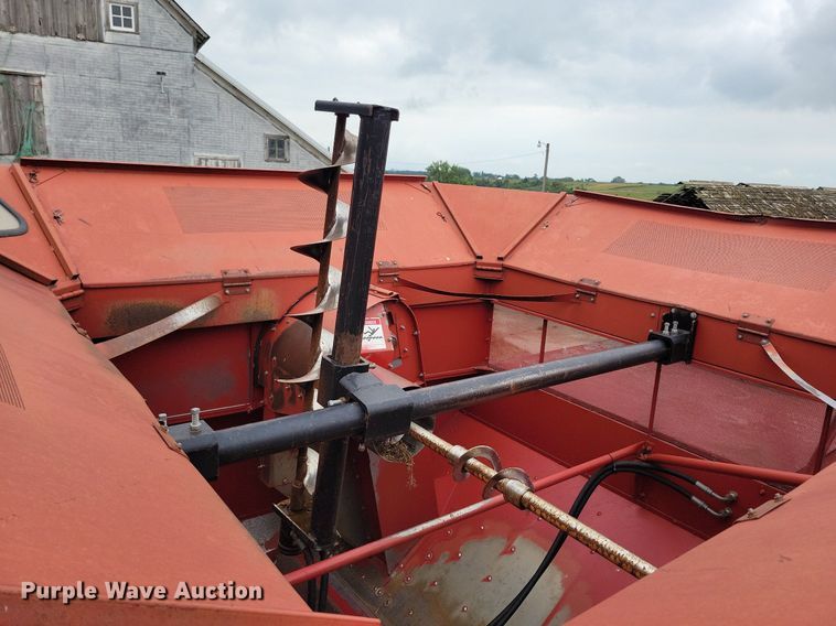 image for item DG0664 1987 Case IH 1660 Axial-Flow combine