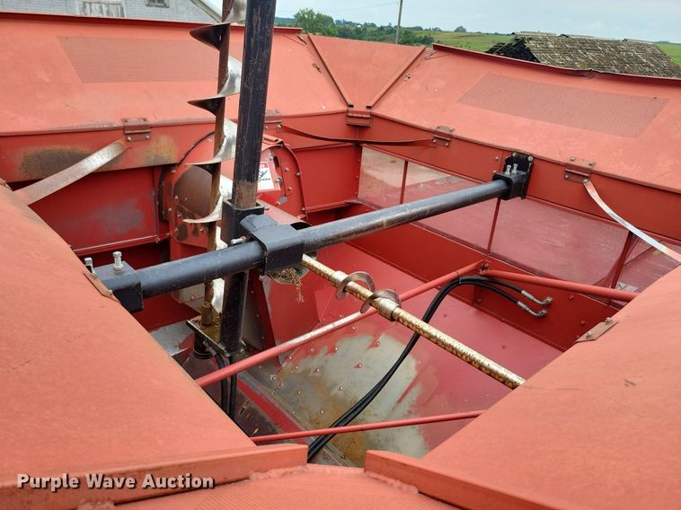 image for item DG0664 1987 Case IH 1660 Axial-Flow combine