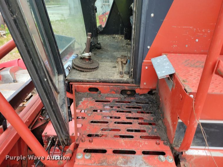 image for item DG0664 1987 Case IH 1660 Axial-Flow combine
