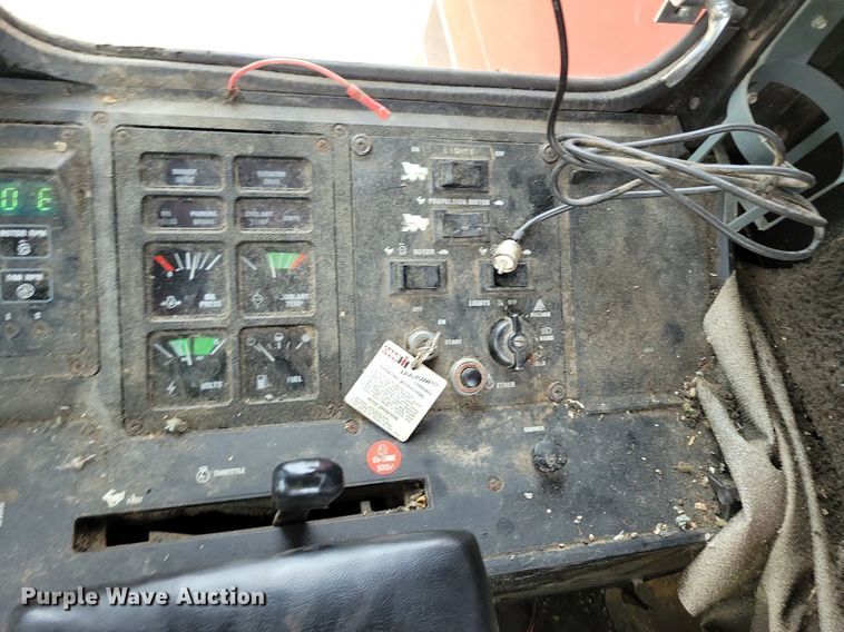 image for item DG0664 1987 Case IH 1660 Axial-Flow combine