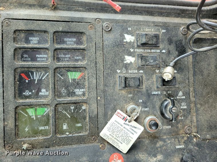 image for item DG0664 1987 Case IH 1660 Axial-Flow combine