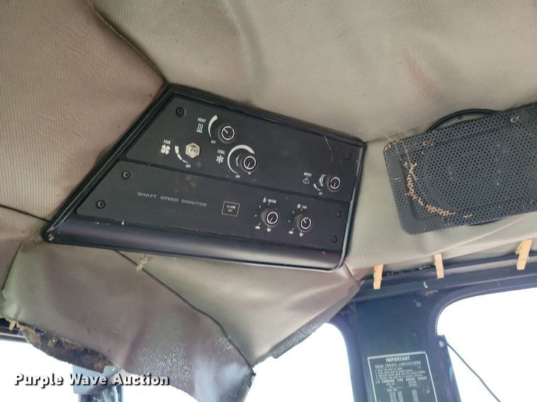 image for item DG0664 1987 Case IH 1660 Axial-Flow combine